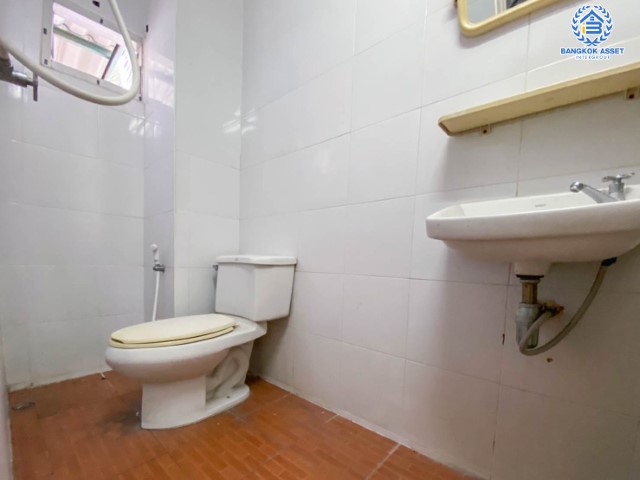 *****อาคารพาณิชย์มือสอง 5 ชั้น !! ติดถนนราชพฤกษ์ เนื้อที่ 18.1 ตร.ว. พร้อมฟังก์ชัน 5 ห้องนอน 4 ห้องน้ำ 1 ที่จอดรถ บนพื้นที่ใช้สอยกว่า 250 ตร.ม. จะอยู่อาศัยหรือปรับเปลี่ยนเป็น Home Office ได้ทุกรูปแบบ บนทำเลที่เชื่อมต่อถนนราชพฤกษ์, ถนนนครอินทร์  รีบจองเลย!!